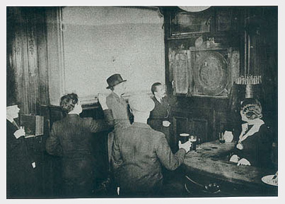 Una partita a 301 in un pub di Londra, Novembre 1937